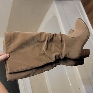 Universal Thread boots